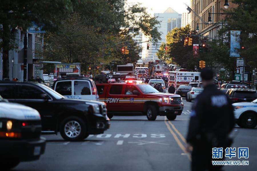 Caminh?o invade ciclovia e deixa 8 mortos em Nova Iorque