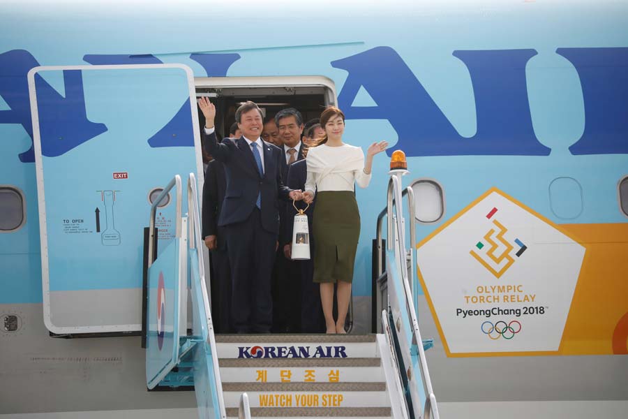 Chama olímpica chega na Coreia do Sul para Jogos de Inverno 2018