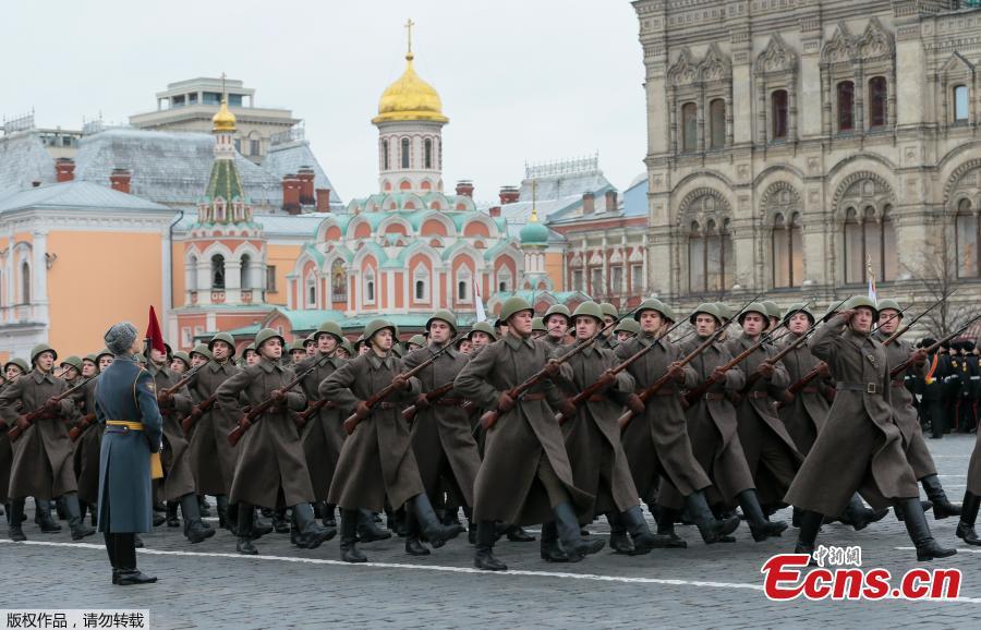 Rússia celebra aniversário da parada de 1941