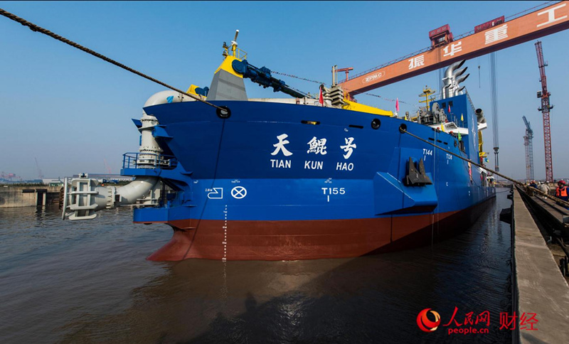 Maior embarca??o de dragagem chinesa inicia opera??es