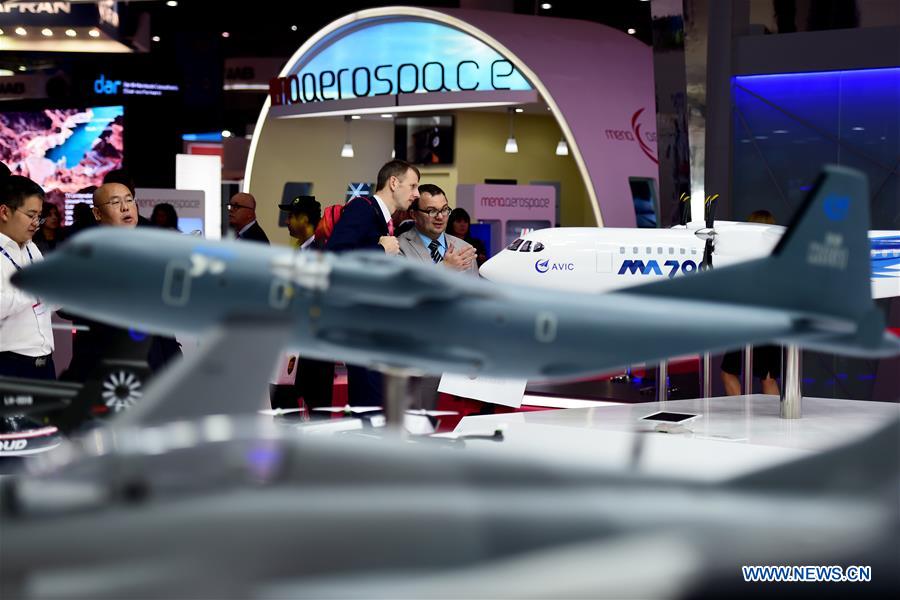 Galeria: maquetes de aeronaves chinesas em exibi??o no 15o Show Aéreo Bienal de Dubai