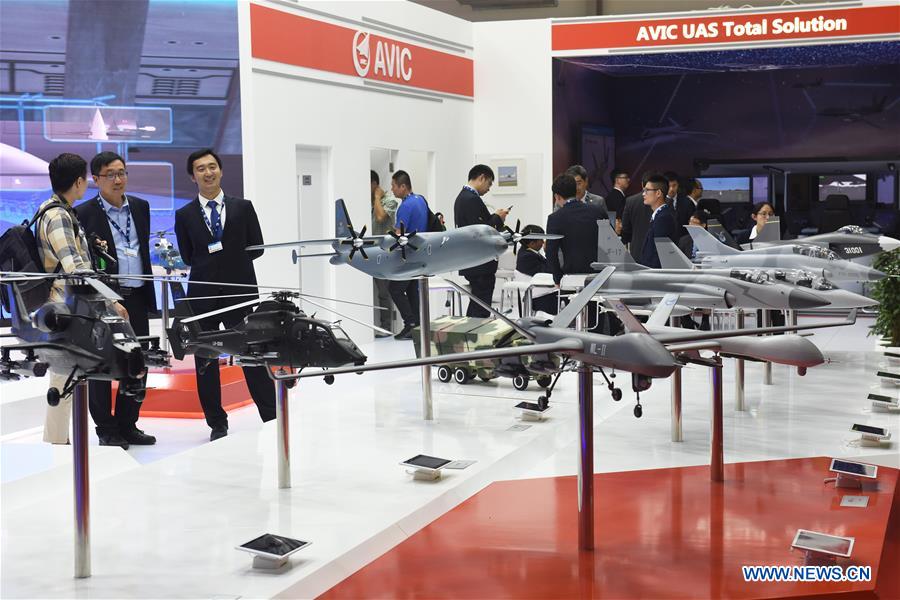 Galeria: maquetes de aeronaves chinesas em exibi??o no 15o Show Aéreo Bienal de Dubai