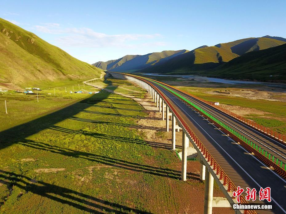 Galeria: Constru??o de autoestrada a 4.000m de altitude concluída 