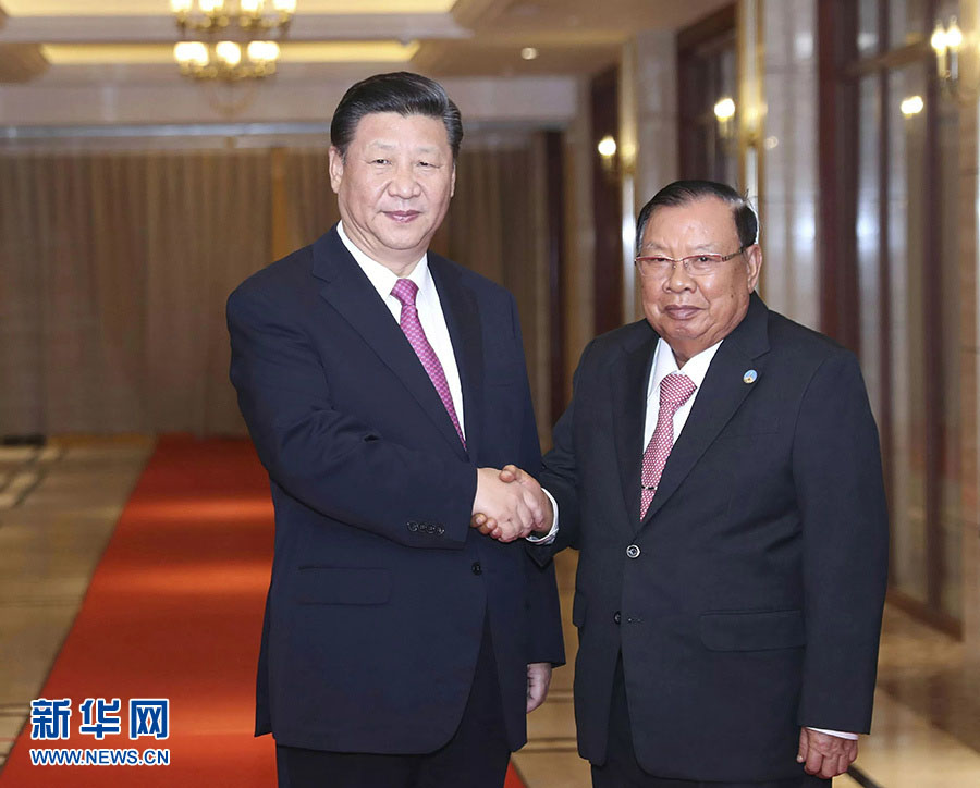 Presidente chinês volta a reunir-se com Bounnhang em visita histórica e frutífera ao Laos