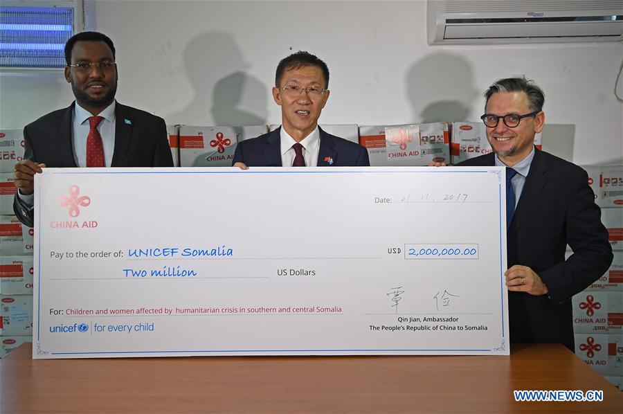 China doa 2 milh?es à UNICEF para ajudar crian?as na Somália