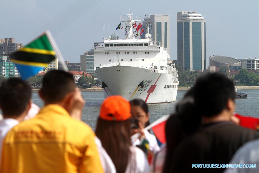 Navio-hospital naval chinês chega à Tanzania