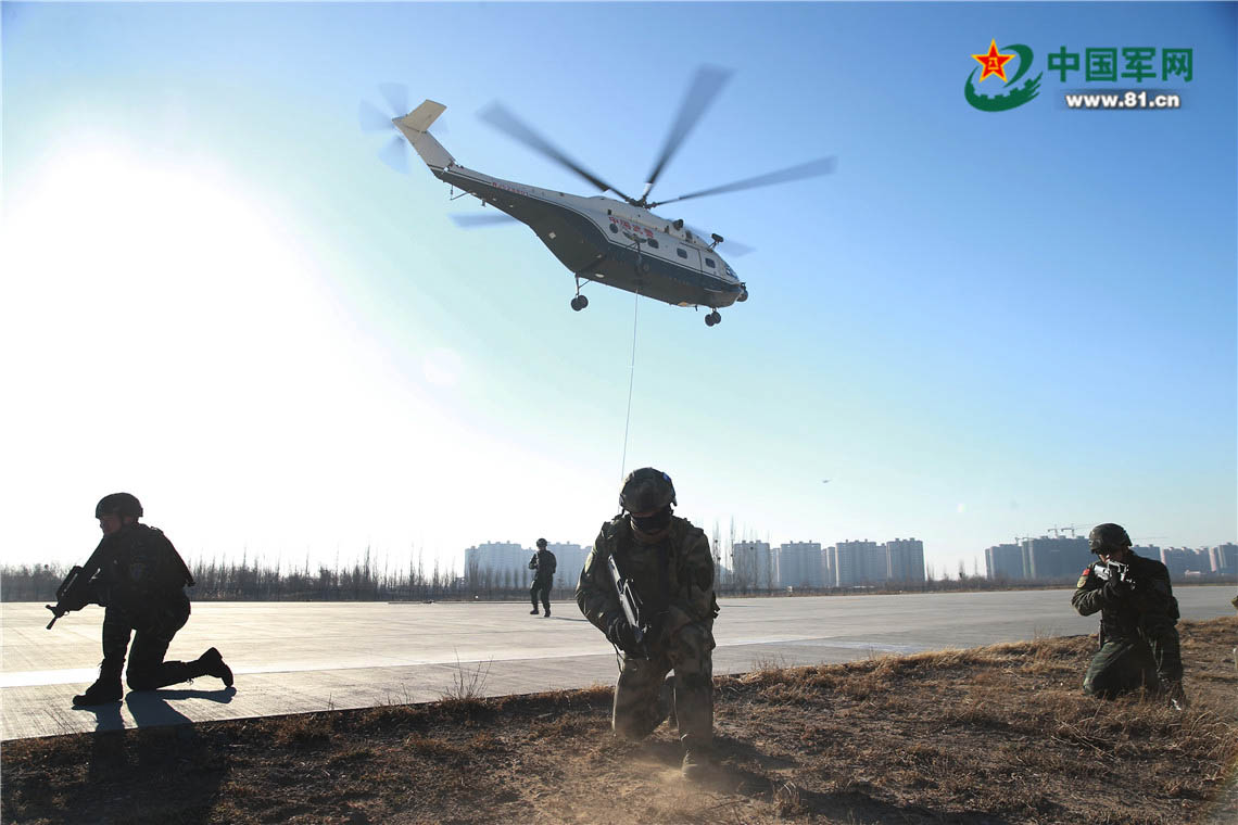 China e Rússia realizam exercício conjunto de combate ao terrorismo
