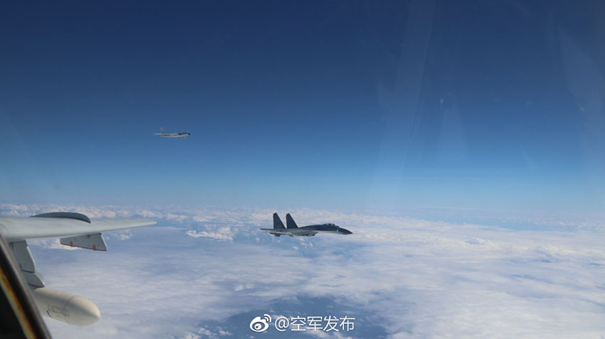 For?a aérea chinesa realiza exercício de patrulha