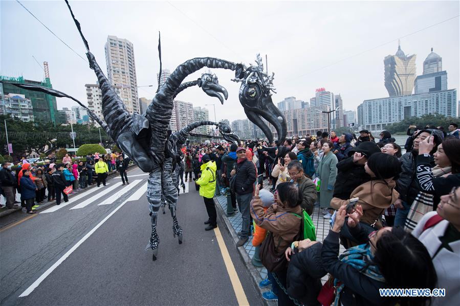 Macau realiza desfile internacional para assinalar 18o aniversário do regresso à pátria