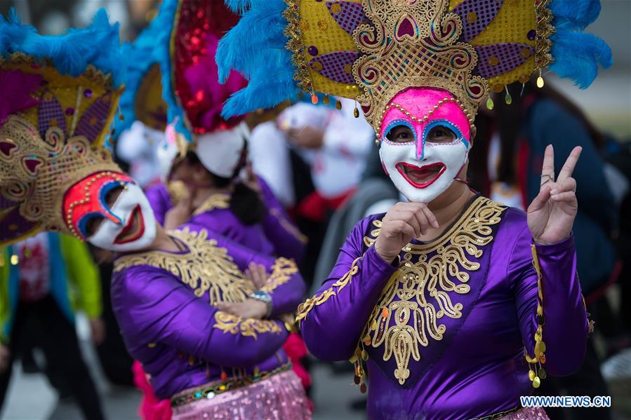 Macau realiza desfile internacional para assinalar 18o aniversário do regresso à pátria