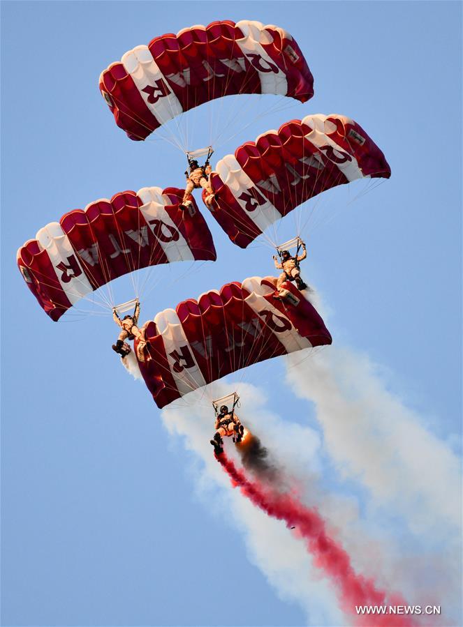 Dia Nacional do Catar assinalado com parada militar
