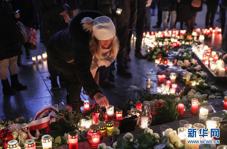 Berlim assinala um ano após ataque terrorista em mercado de natal
