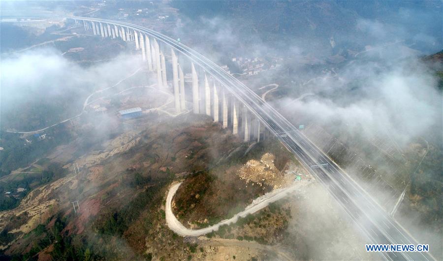 China prepara inaugura??o de autoestrada que liga Hubei e Chongqing