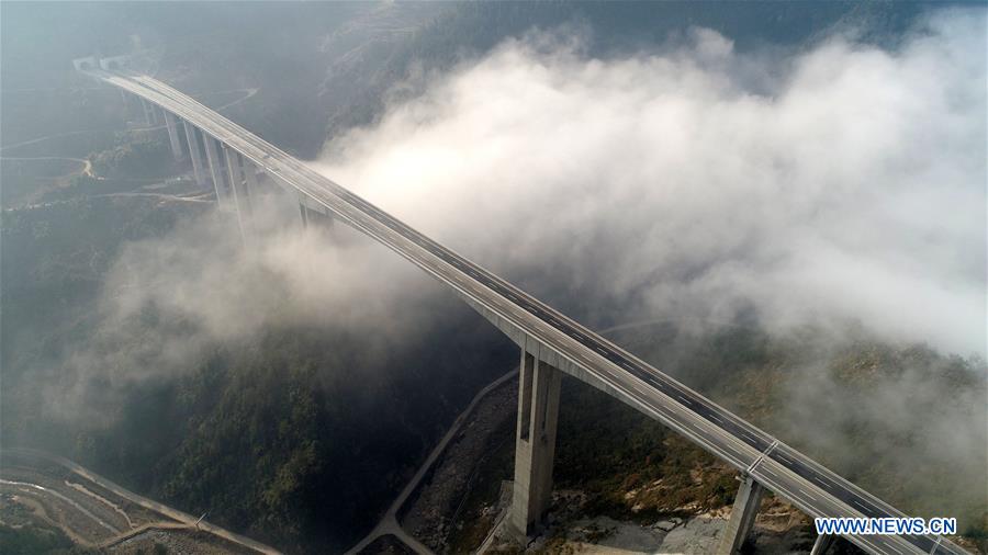 China prepara inaugura??o de autoestrada que liga Hubei e Chongqing