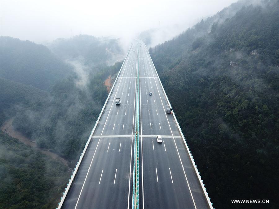 Autoestrada entre Zunyi e Guiyang aberta ao transito