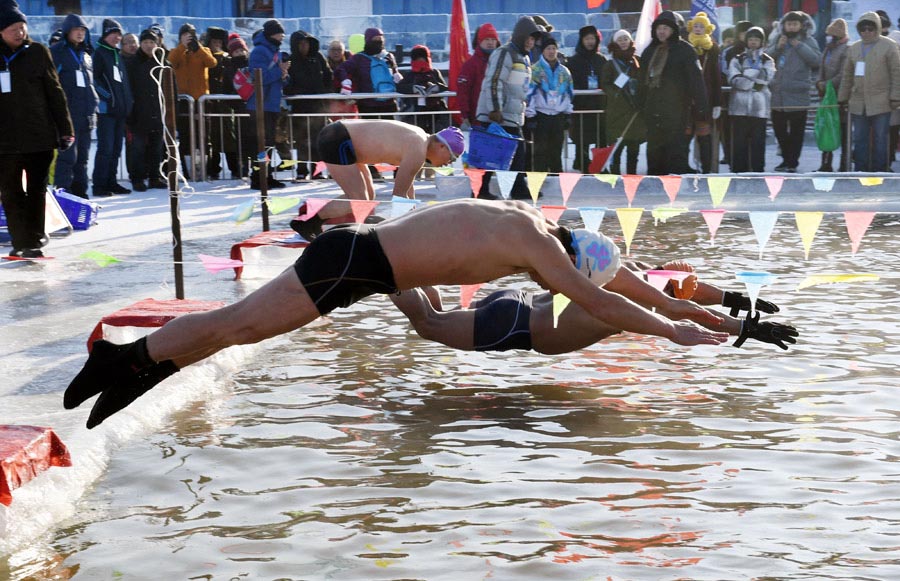 600 Entusiastas da nata??o competem em temperaturas de 20 graus negativos