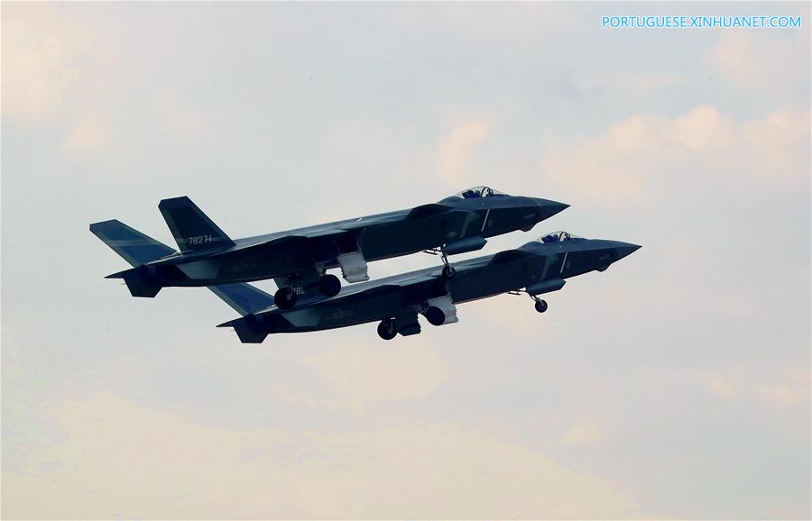 For?a aérea chinesa realiza treinamento de combate real