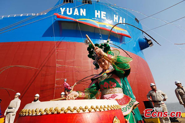 Maior cargueiro de minério do mundo de segunda gera??o entregue em Shanghai