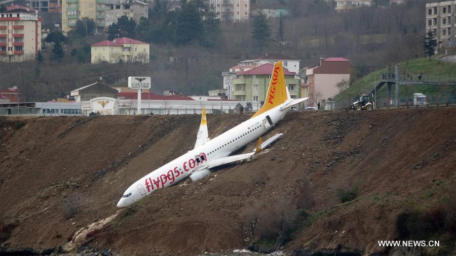 Avi?o turco sai da pista ao aterrissar na Turquia