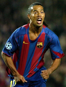 Ronaldinho Gaúcho pendura as chuteiras