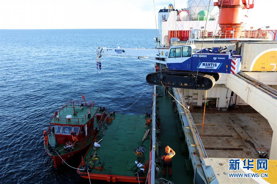 Equipamentos para 5a esta??o antártica transportados para Ilha Inexpressible
