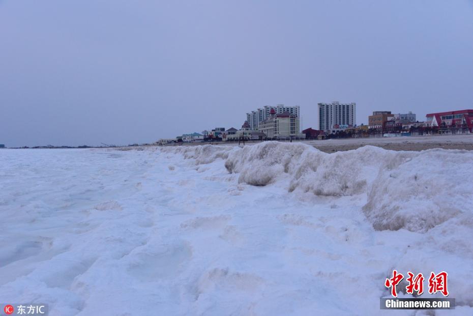 Galeria: Baía no mar Bohai congela com chegada de frente fria
