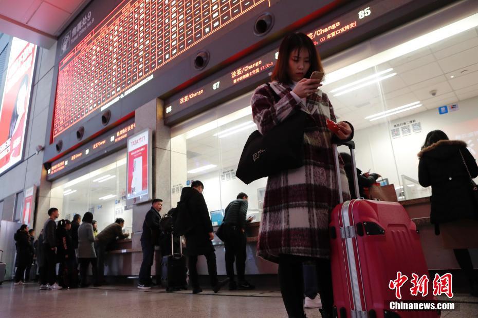 Tempestade de neve restringe circula??o ferroviária em Shanghai e área circundante