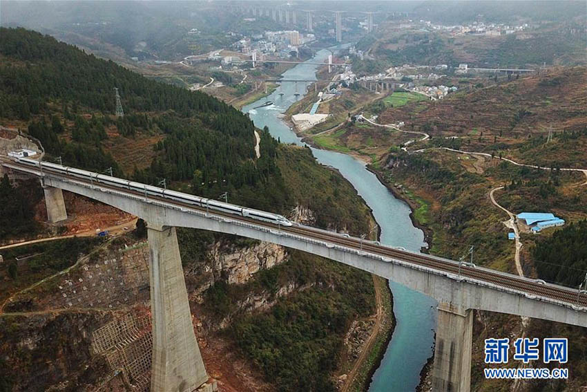 Nova ferrovia liga principais cidades no sudoeste da China