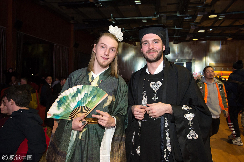 Chengdu realiza gala do Festival da Primavera para estrangeiros