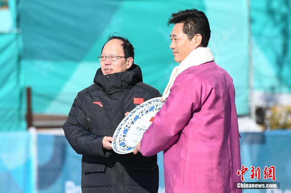 Galeria: cerim?nia de hasteamento da bandeira chinesa na Vila Olímpica de Gangneung