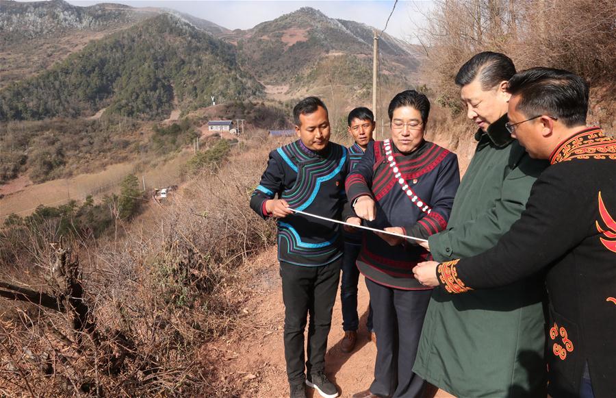 Xi Jinping visita alde?os étnicos pobres no sudoeste da China