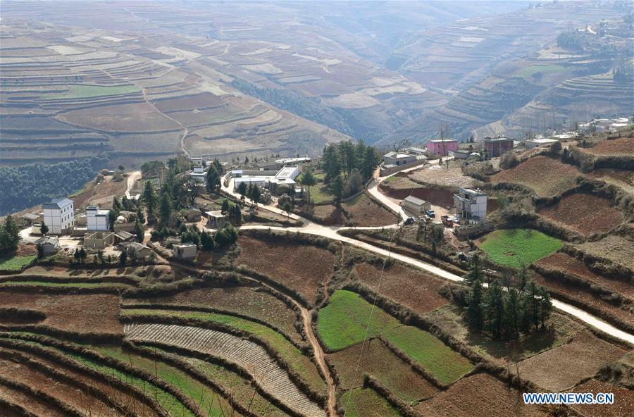 Estradas melhoradas facilitam turismo e desenvolvimento econ?mico em Yunnan