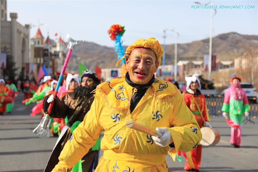 Apresenta??o da dan?a Yangge celebra Ano Novo em Hebei