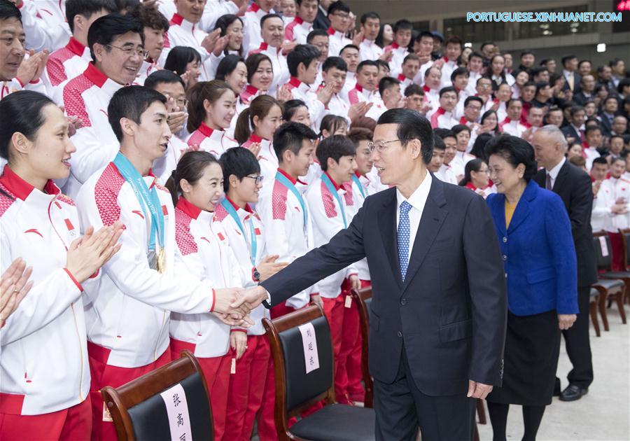 Altos líderes chineses reúnem-se com delega??o nacional de Jogos Olímpicos de Inverno