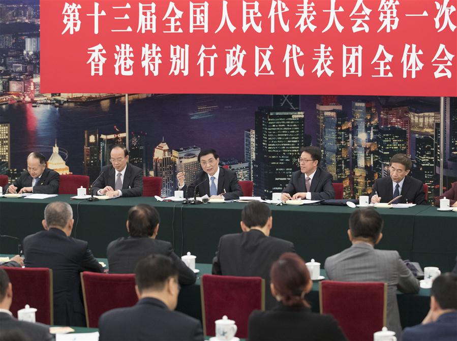 Premiê chinês enfatiza reforma, abertura e bem-estar do povo