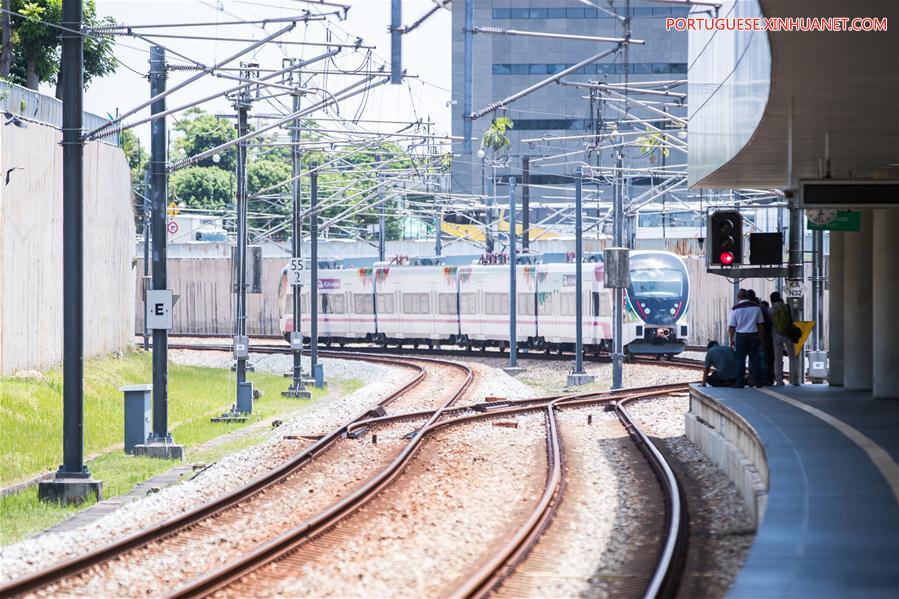 Trens de fabrica??o chinesa entregues ao servi?o de liga??o ferroviária de aeroporto na Malásia