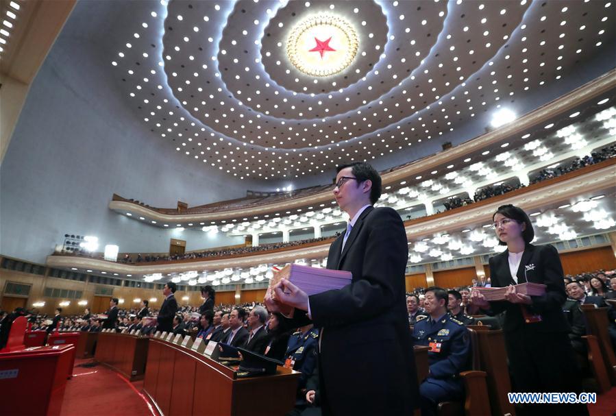 Sexta reuni?o plenária da 1a Sess?o da 13a APN realizada em Beijing