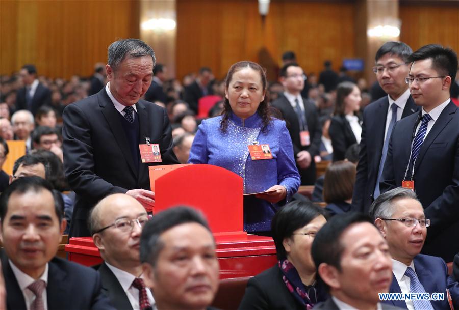 Sexta reuni?o plenária da 1a Sess?o da 13a APN realizada em Beijing