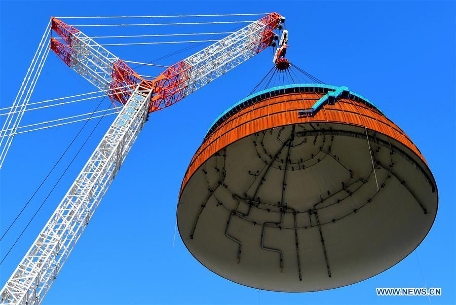 Cúpula hemisférica instalada na unidade no 6 da usina nuclear Fuqing em Fujian