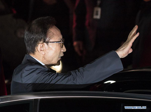 Ex-presidente sul-coreano Lee Myung-bak sob custódia por acusa??es de corrup??o