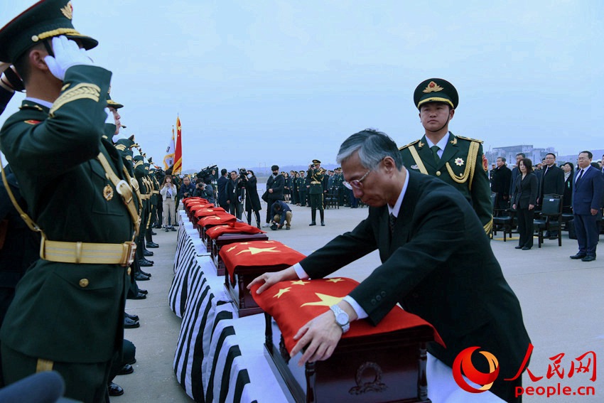 Cerim?nia de traslada??o de restos mortais de mártires chineses realizada na Coreia do Sul