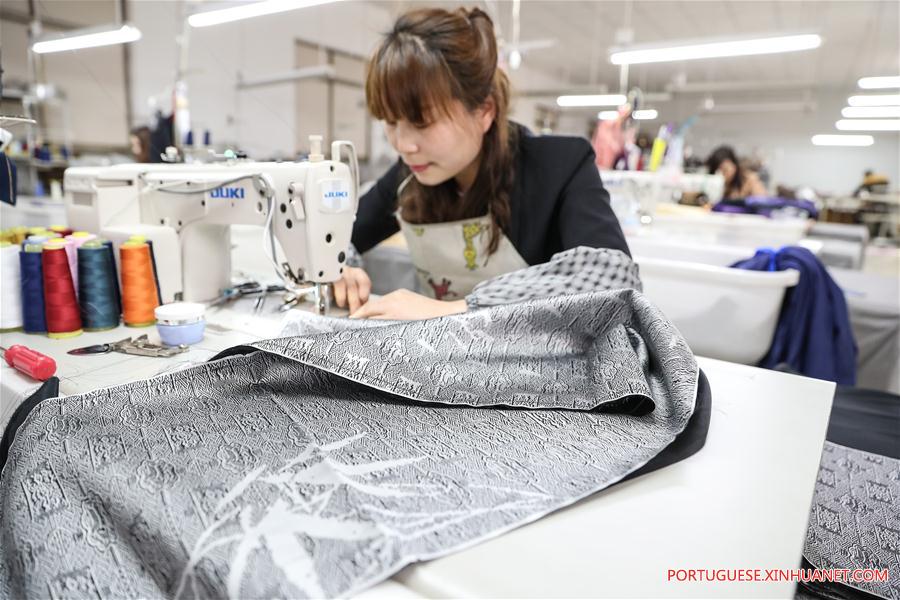 Empresa preserva patrim?nio e desenvolve o brocado Song em Suzhou