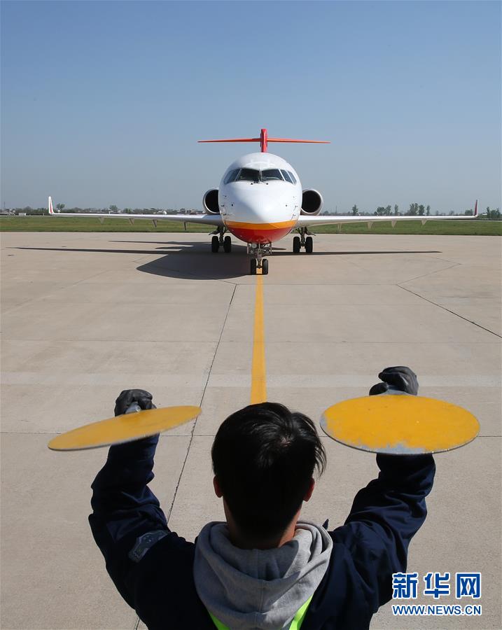 Jato fabricado na China completa teste de voo com ventos cruzados