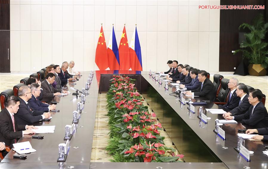 Xi pede eleva??o das rela??es China-Filipinas