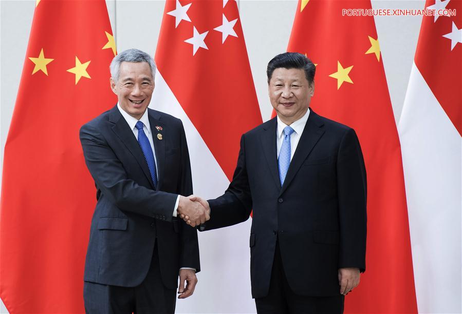Presidente chinês discute rela??es bilaterais com premiê de Cingapura