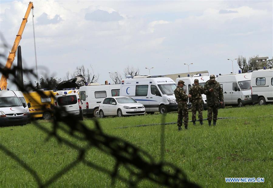 Queda de avi?o militar na Argélia deixa 257 mortos