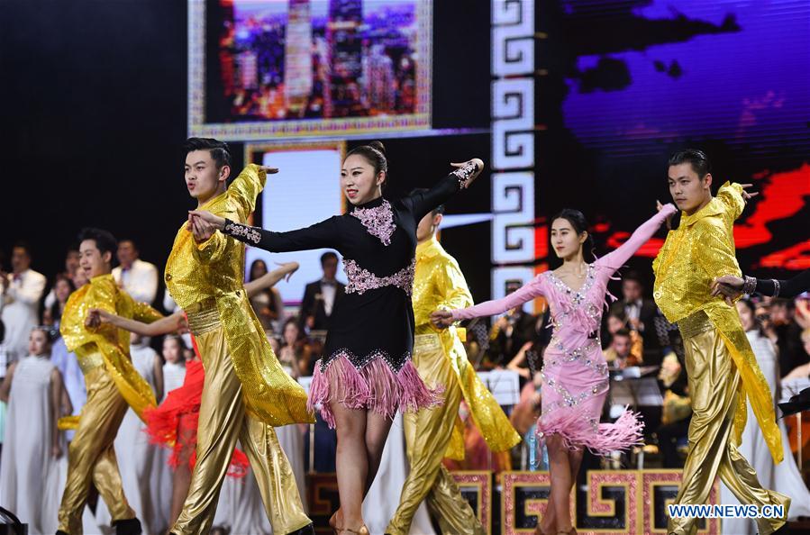 Beijing realiza cerimónia de abertura do 8o Festival Internacional de Cinema