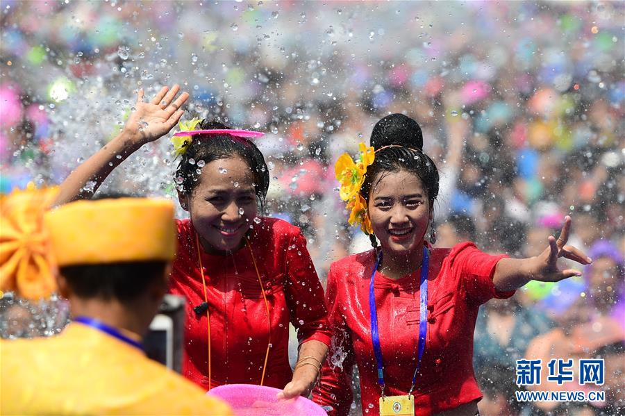 Yunnan realiza Festival de Aspers?o de água