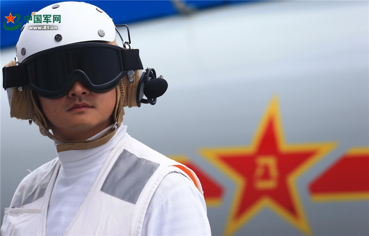 Forma??o de porta-avi?es da China realiza exercício no Pacífico Ocidental