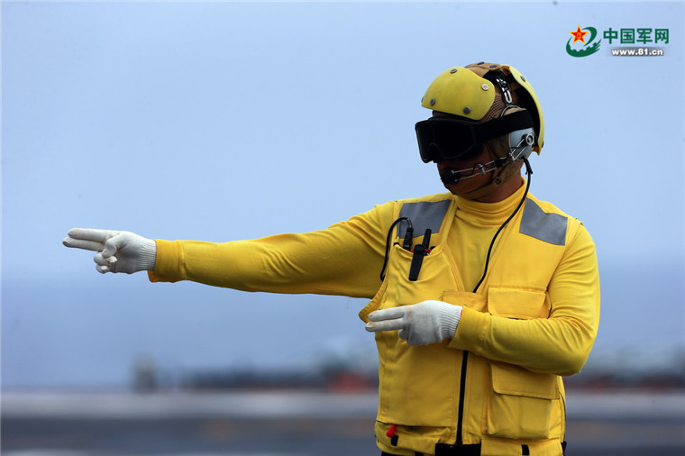 Forma??o de porta-avi?es da China realiza exercício no Pacífico Ocidental